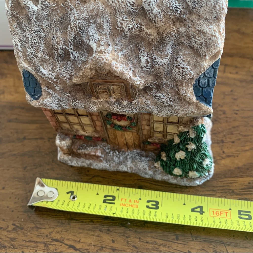 Vintage Santa Visiting House Diorama Decor - Picture 8 of 9